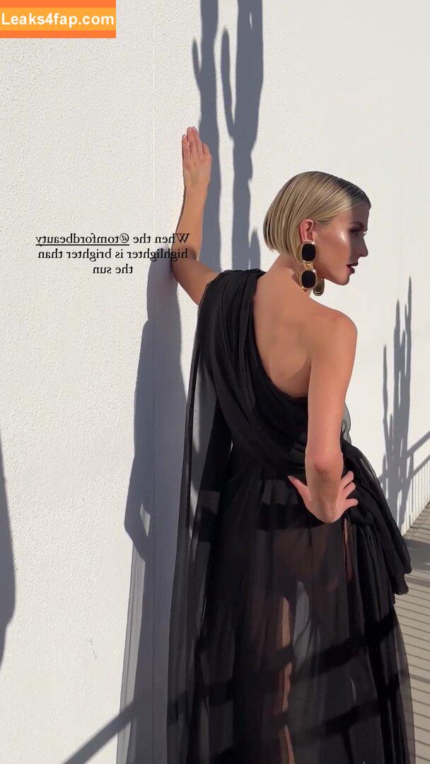 Julianne Hough / juleshough leaked photo photo #0751