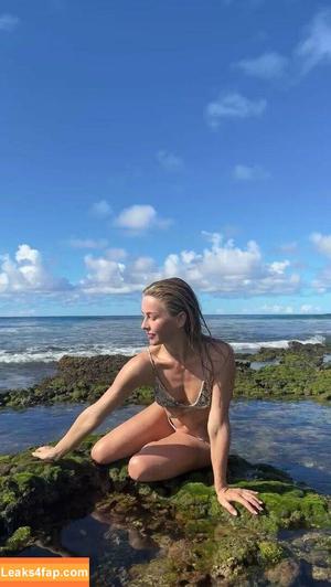 Julianne Hough photo #0131