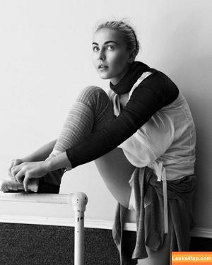 Julianne Hough photo #0191