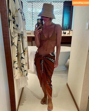 Julianne Hough photo #0311