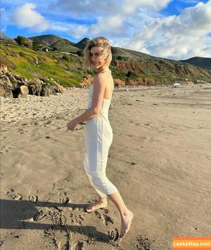 Julianne Hough photo #0361