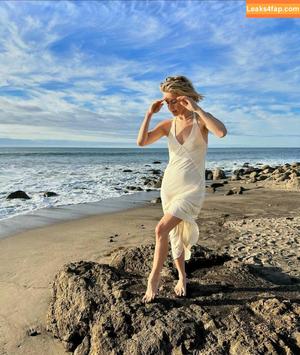 Julianne Hough photo #0364