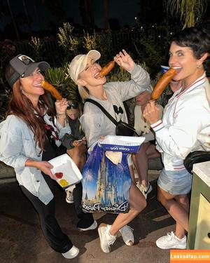 Julianne Hough photo #0379