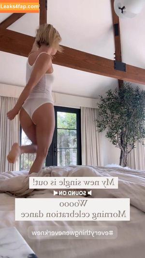 Julianne Hough photo #0420