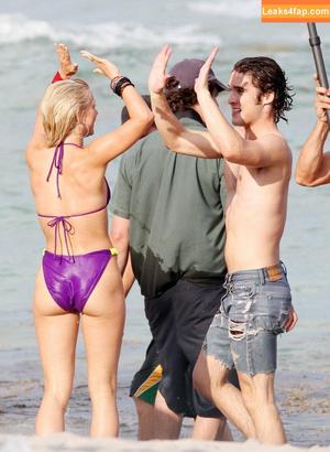 Julianne Hough photo #0463