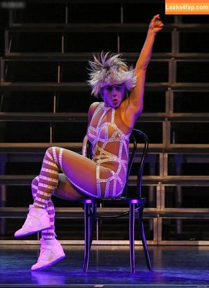 Julianne Hough photo #0512