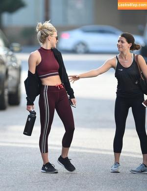 Julianne Hough photo #0672