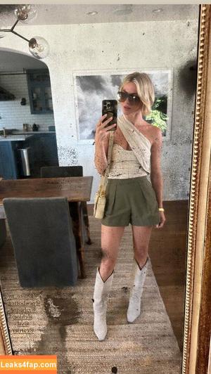 Julianne Hough photo #0703