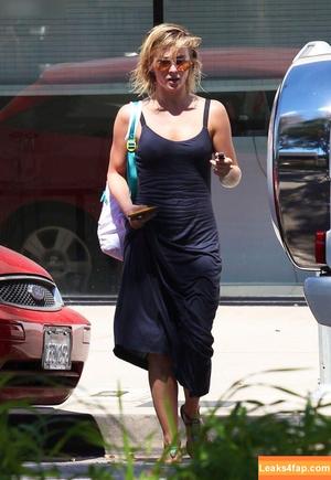 Julianne Hough photo #0713
