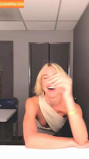 Julianne Hough photo #0719