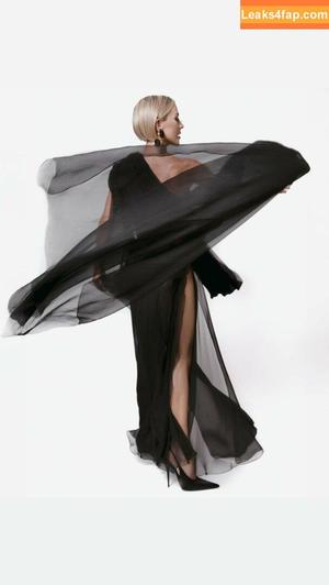 Julianne Hough photo #0758