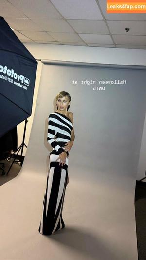Julianne Hough photo #0824