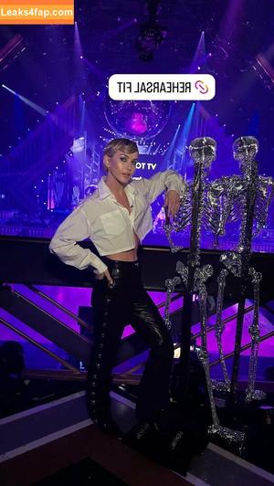 Julianne Hough photo #0826