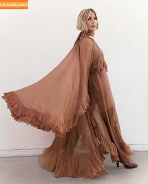 Julianne Hough photo #0940