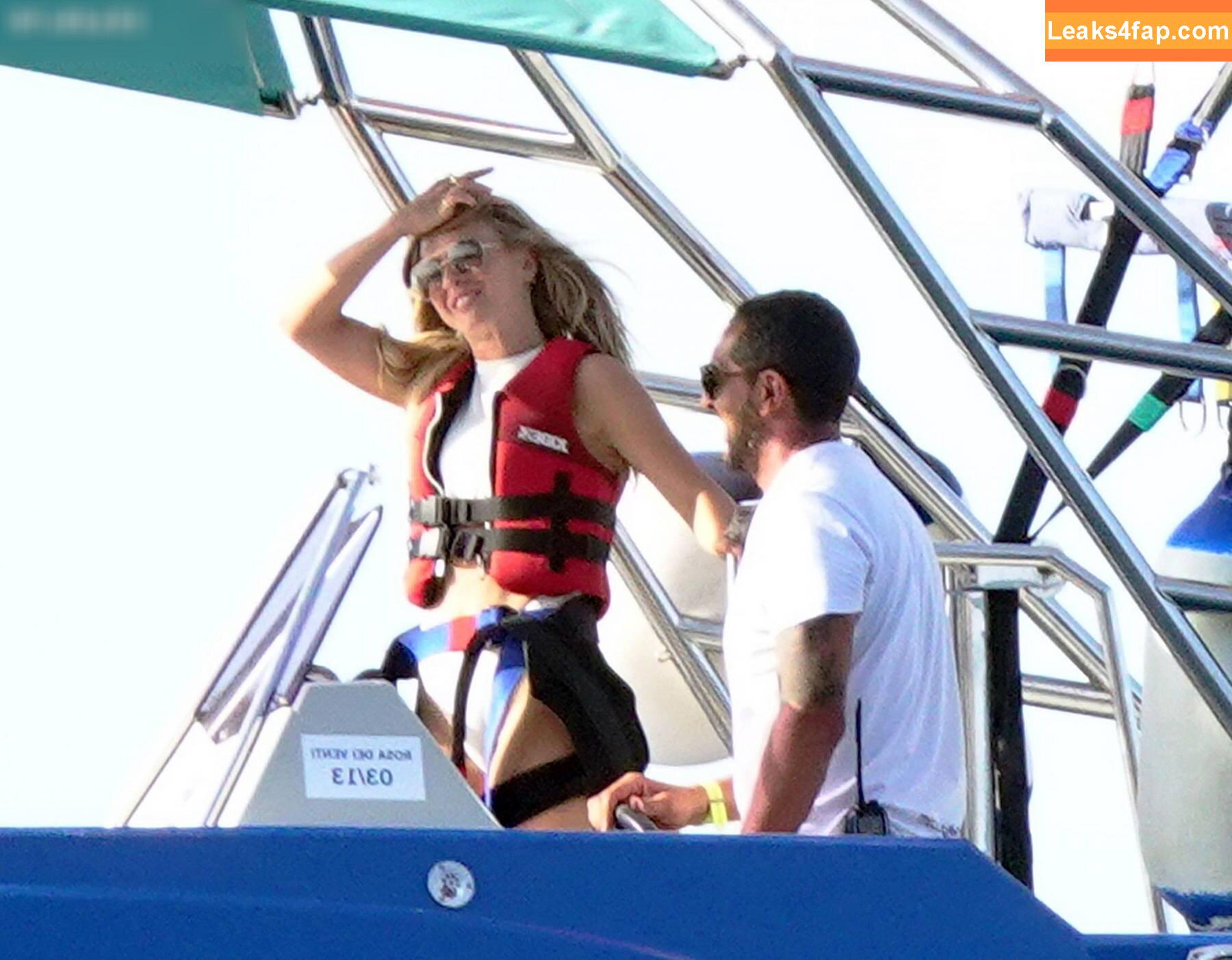 Julianne Hough / juleshough leaked photo photo #1181