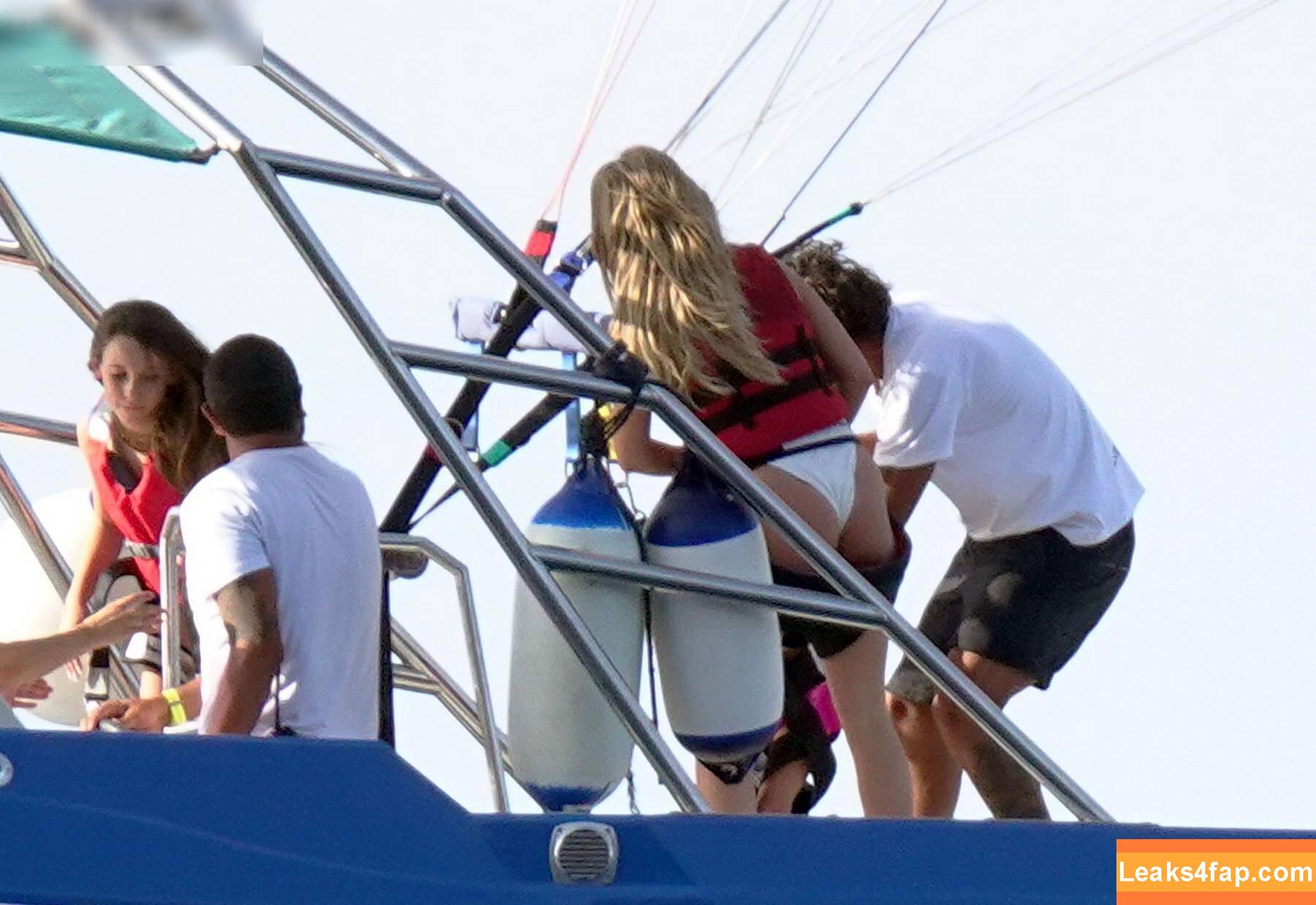 Julianne Hough / juleshough leaked photo photo #1184