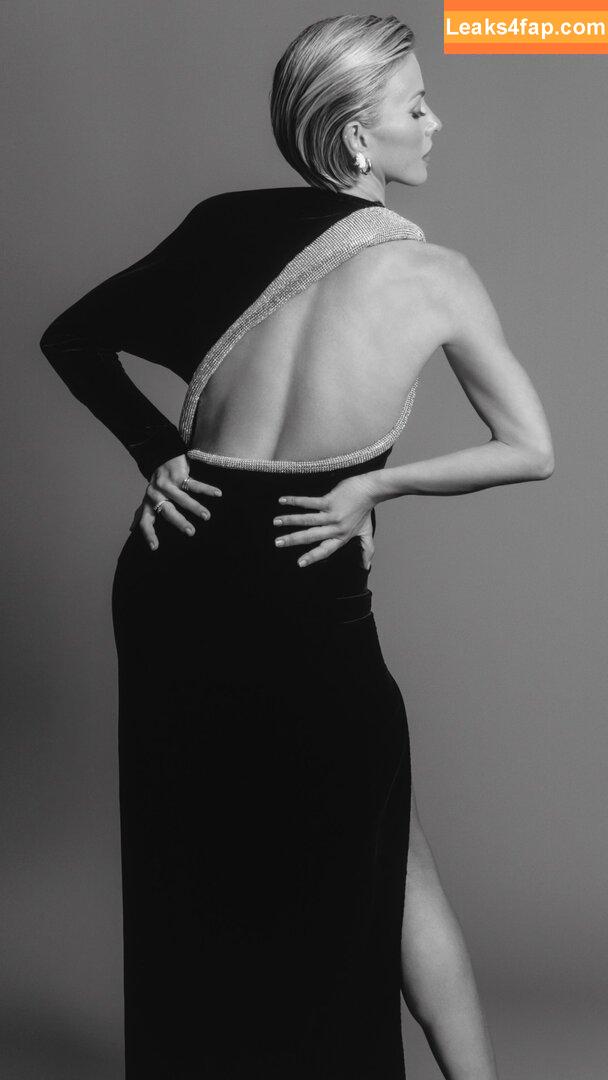 Julianne Hough / juleshough leaked photo photo #1260