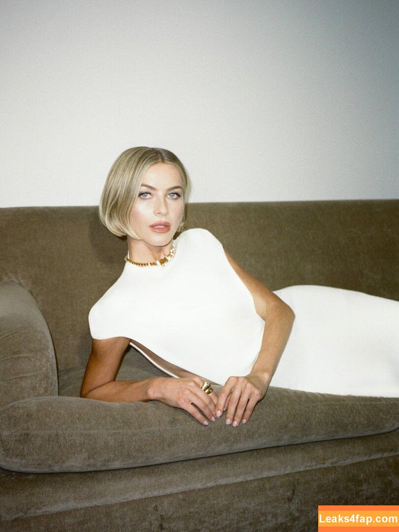 Julianne Hough / https: / juleshough leaked photo photo #1296