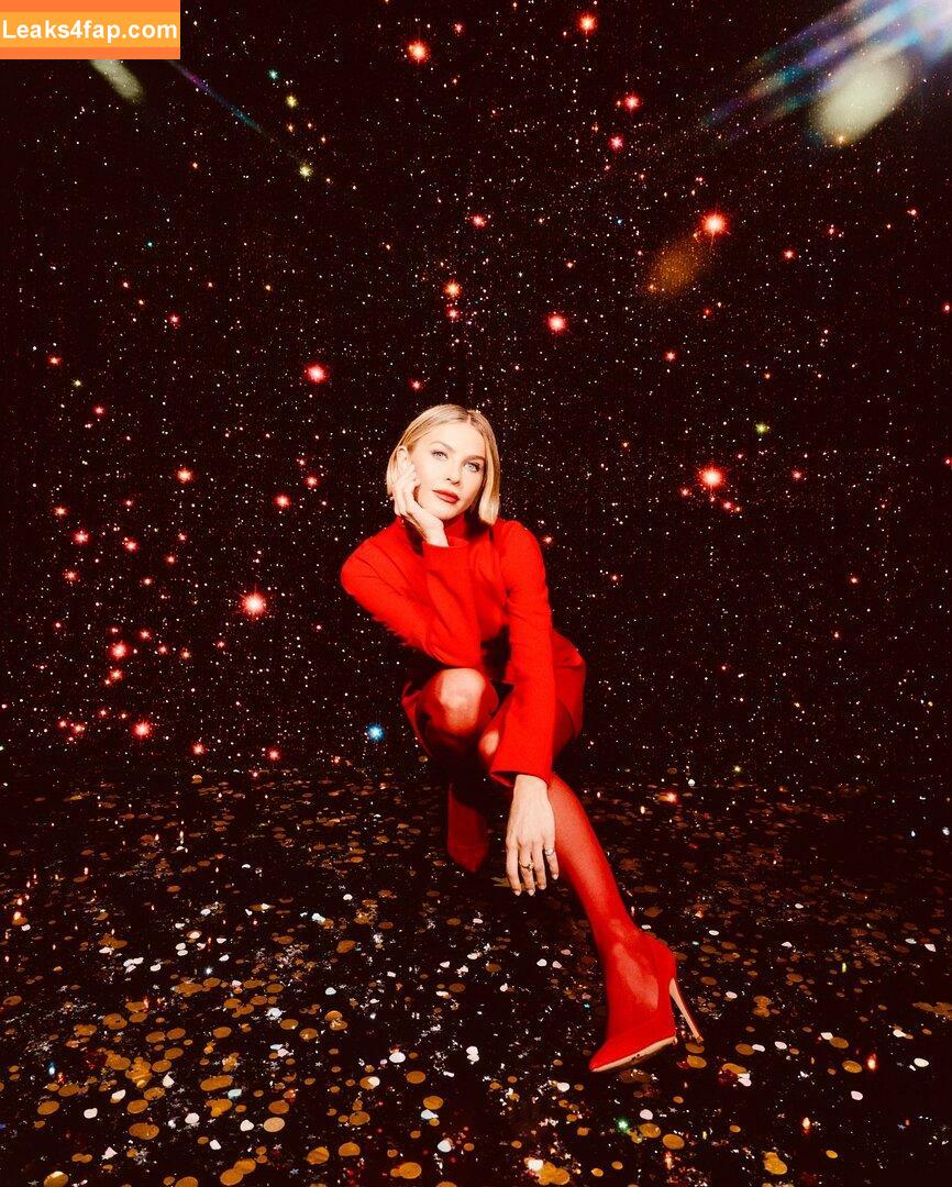 Julianne Hough / https: / juleshough leaked photo photo #1301