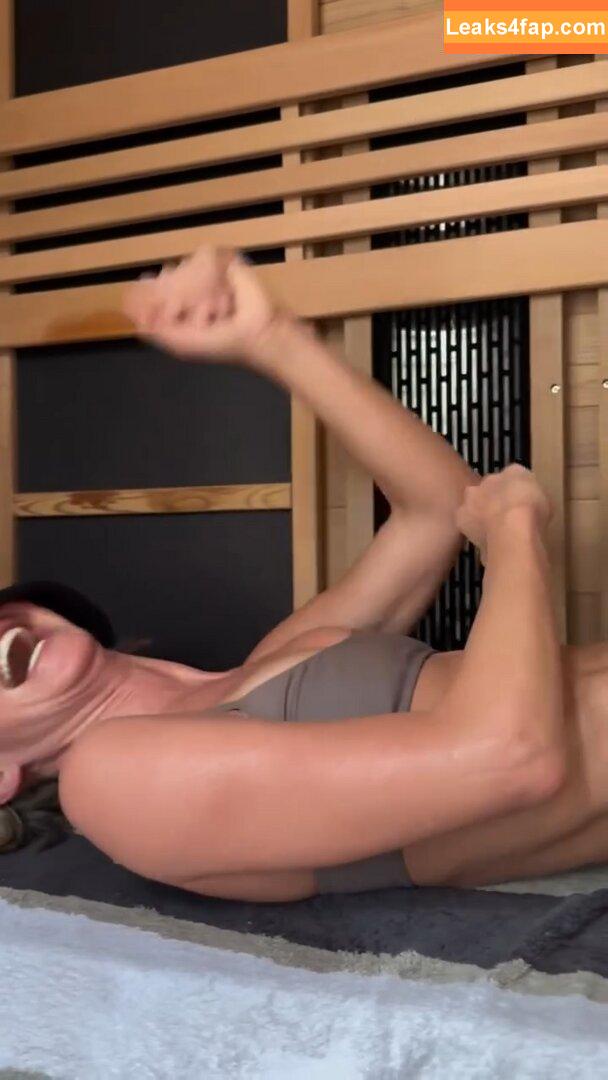 Julianne Hough / https: / juleshough leaked photo photo #1308