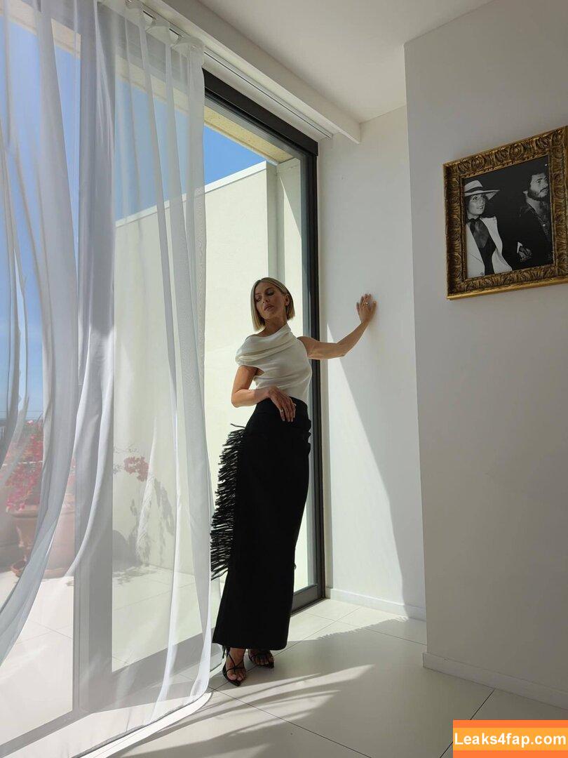 Julianne Hough / https: / juleshough leaked photo photo #1342