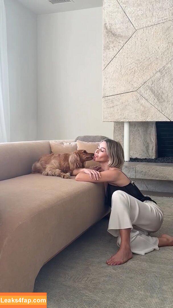 Julianne Hough / https: / juleshough leaked photo photo #1353