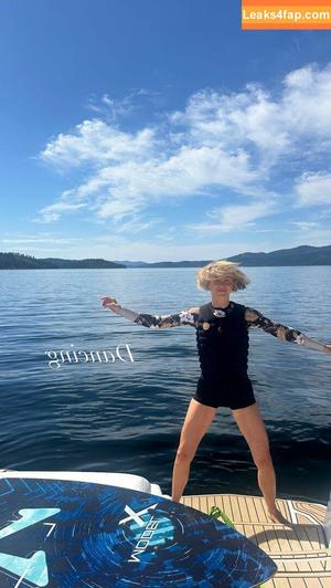 Julianne Hough photo #1193
