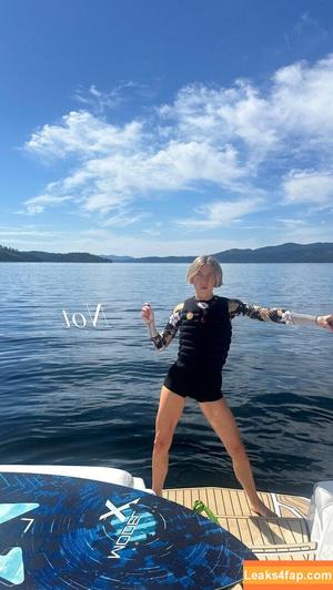 Julianne Hough photo #1194