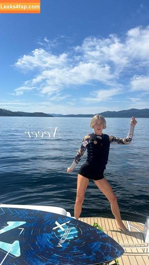 Julianne Hough photo #1195