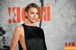 Julianne Hough photo #1323