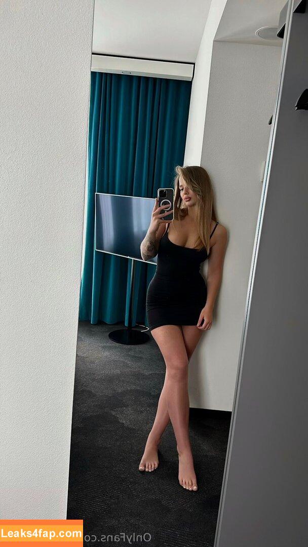 julibeautiful / juli.beautiful leaked photo photo #0025