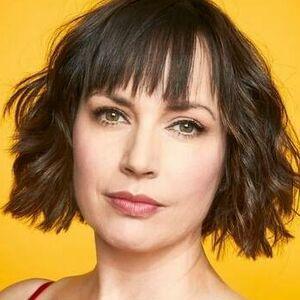 Julie Ann Emery photo #0006