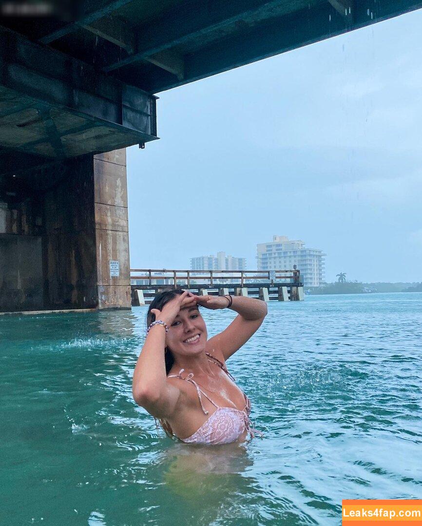 julie.tirado /  leaked photo photo #0020