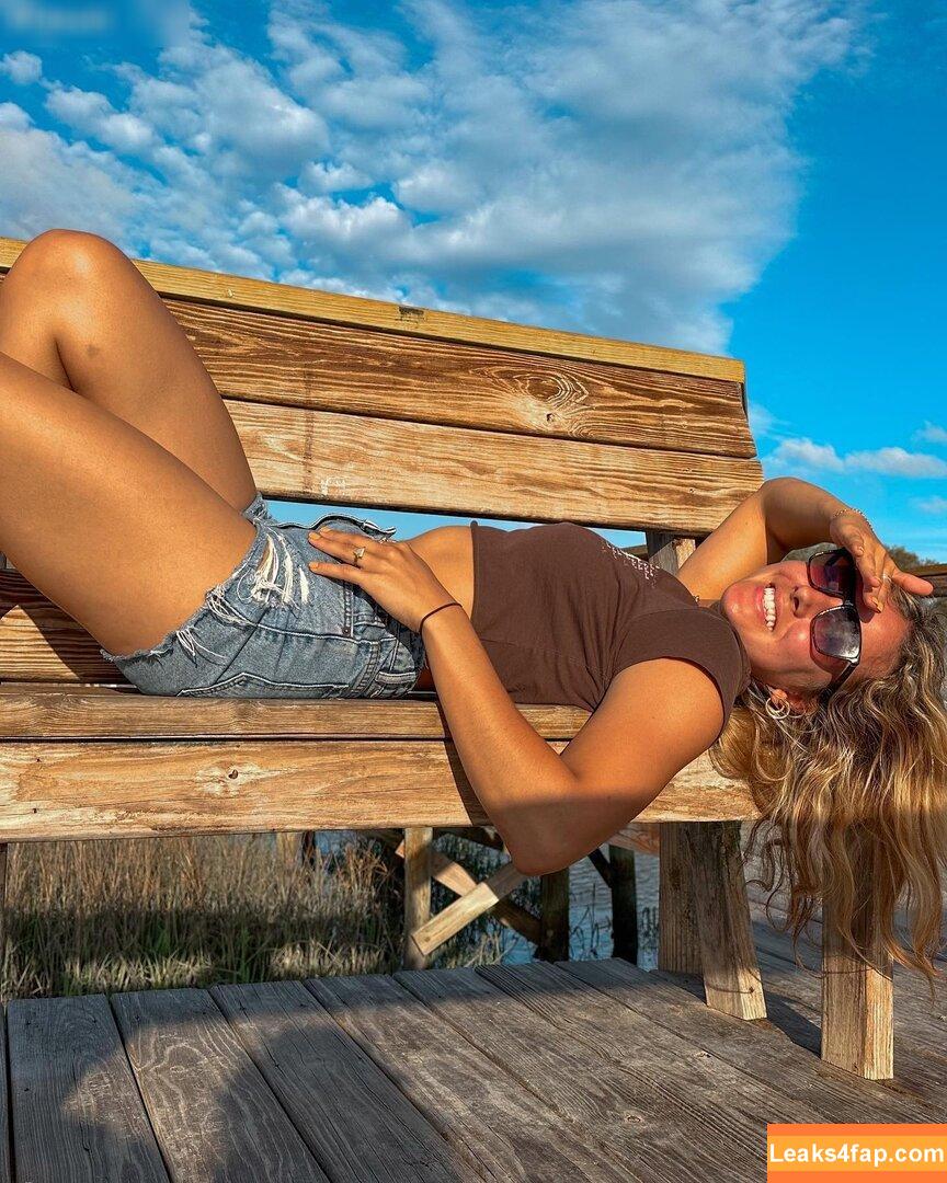 julie.tirado /  leaked photo photo #0052