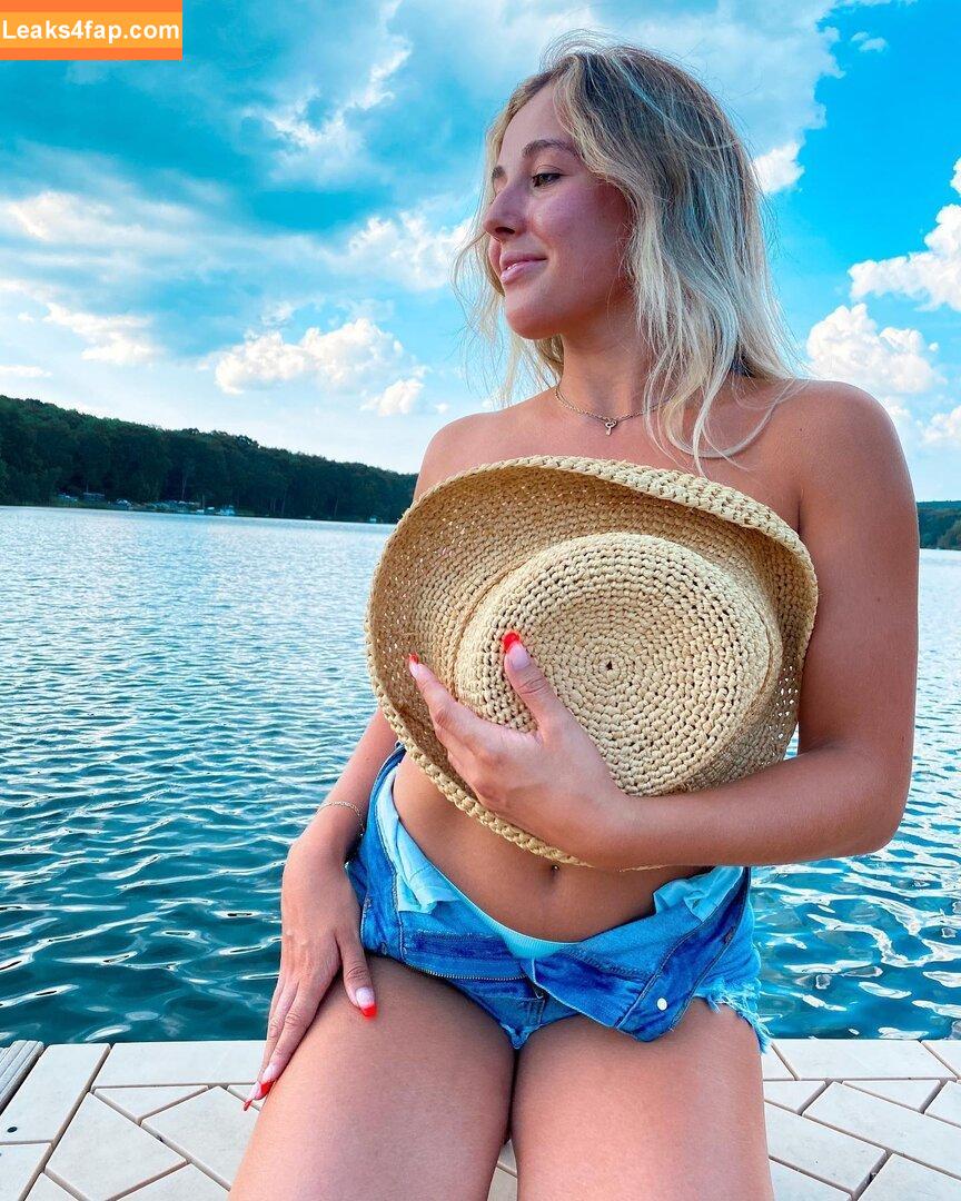 julie.tirado /  leaked photo photo #0087