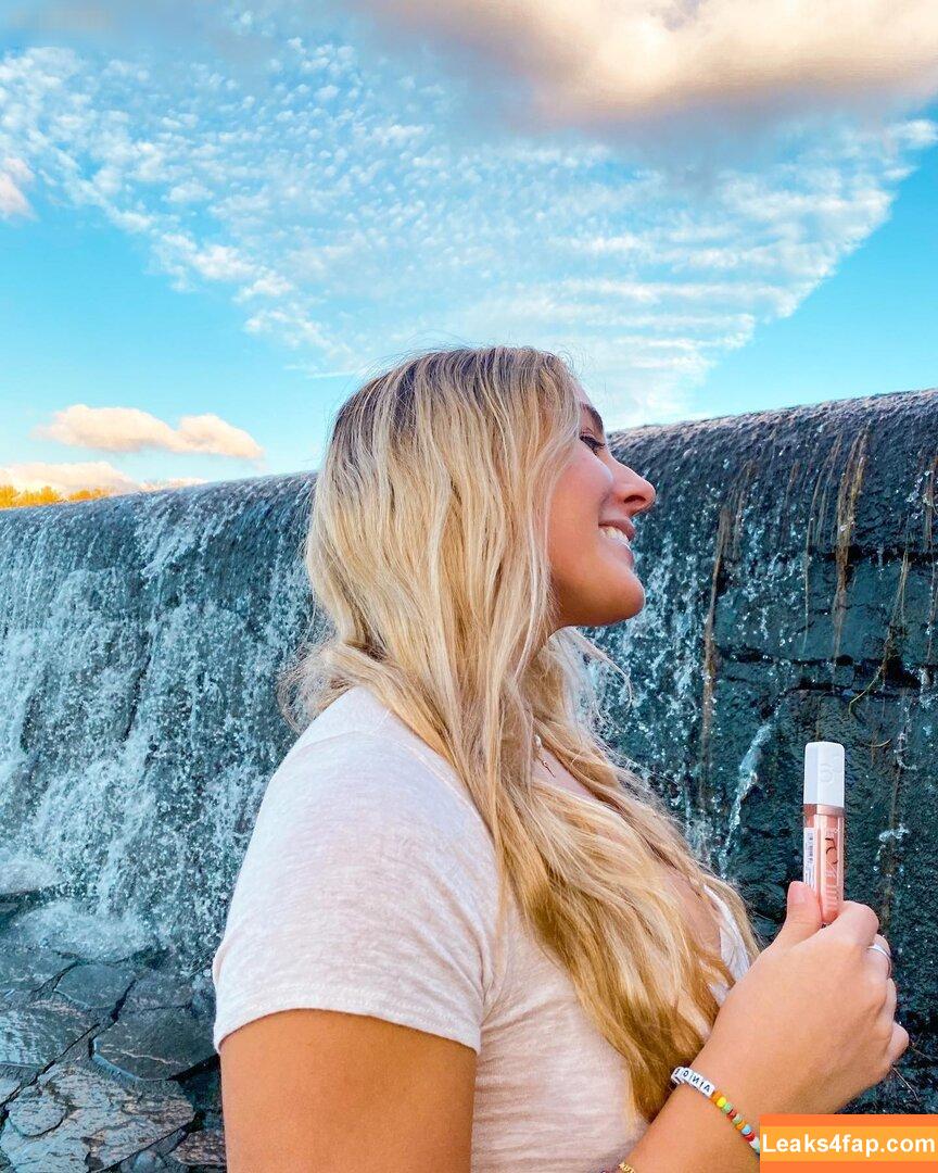 julie.tirado /  leaked photo photo #0133