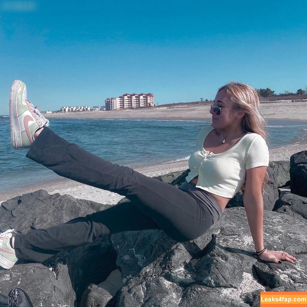 julie.tirado /  leaked photo photo #0166