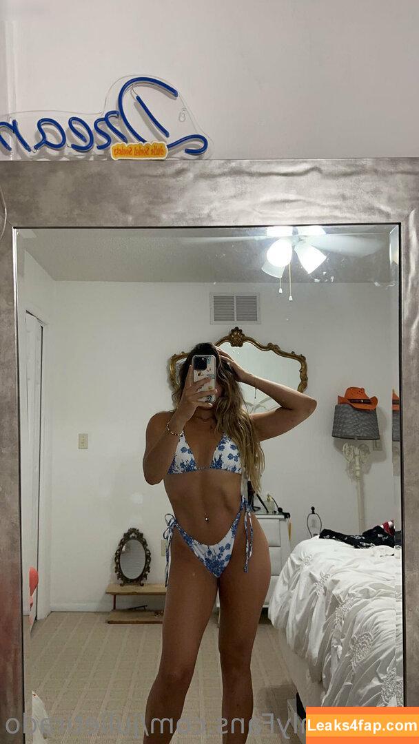 julie.tirado /  leaked photo photo #0300