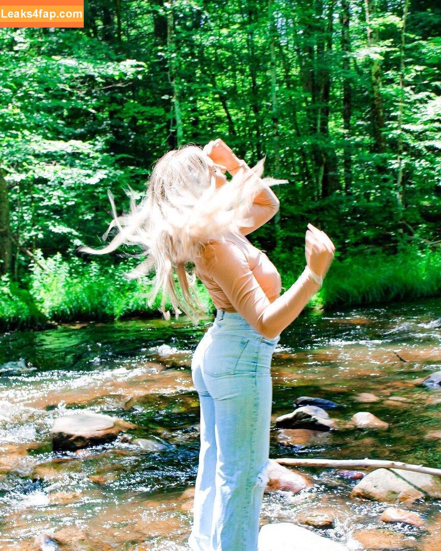 julie.tirado /  leaked photo photo #0357
