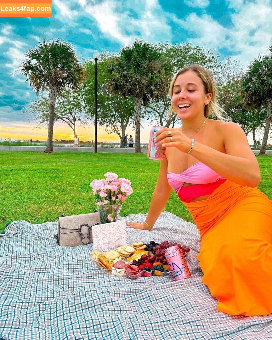 julie.tirado /  leaked photo photo #0628