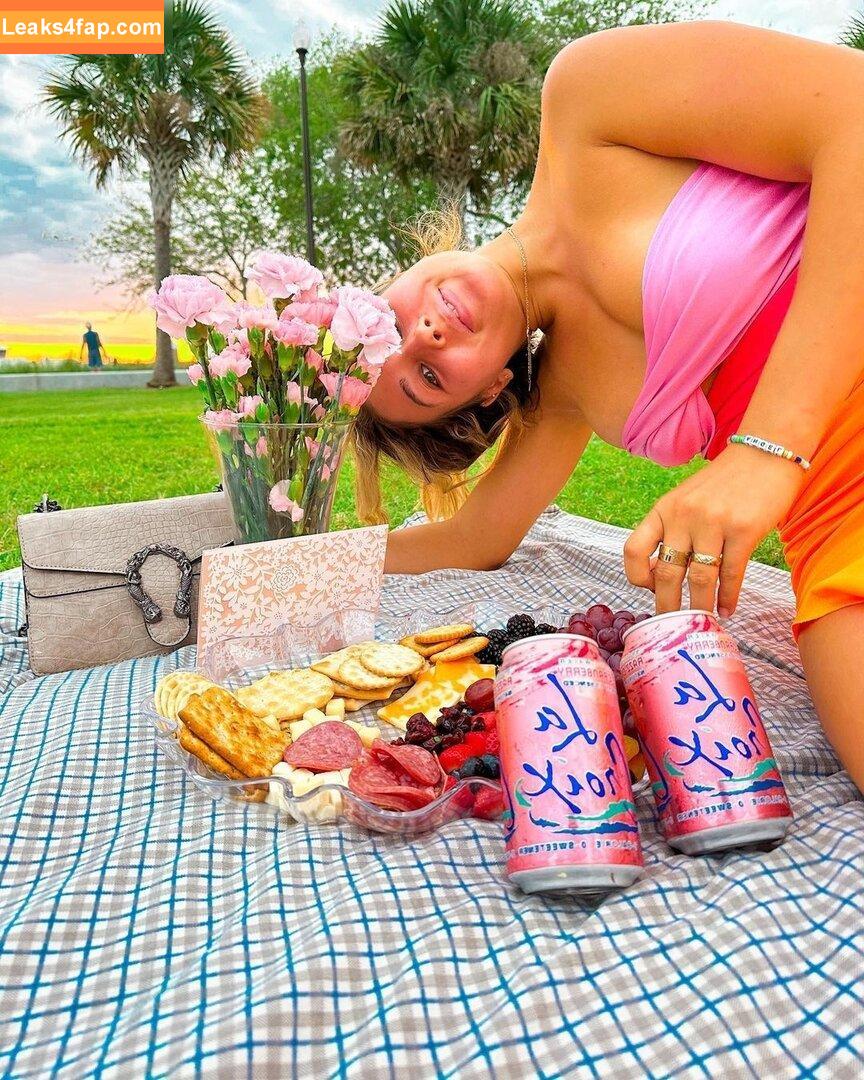 julie.tirado /  leaked photo photo #0631