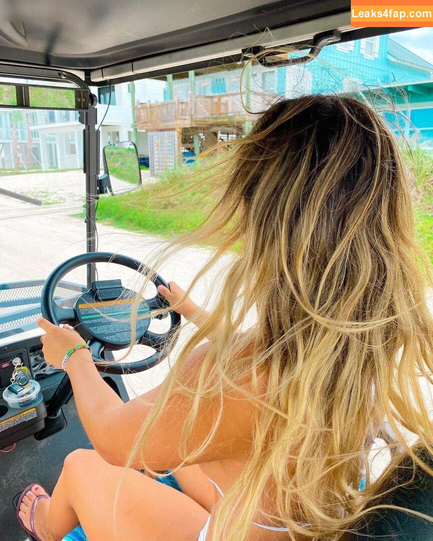 julie.tirado /  leaked photo photo #0633