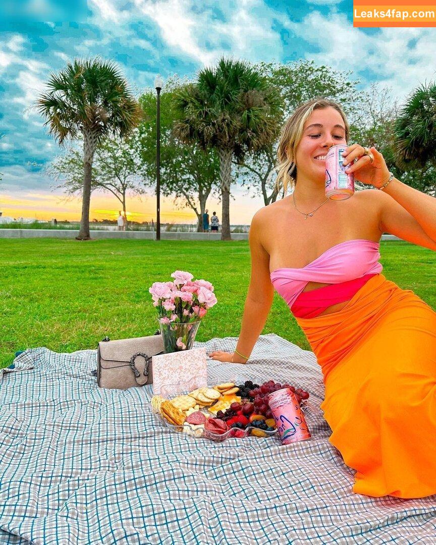 julie.tirado /  leaked photo photo #0634