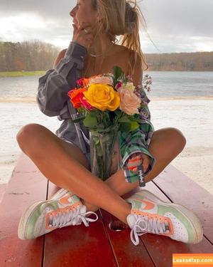 julie.tirado photo #0005