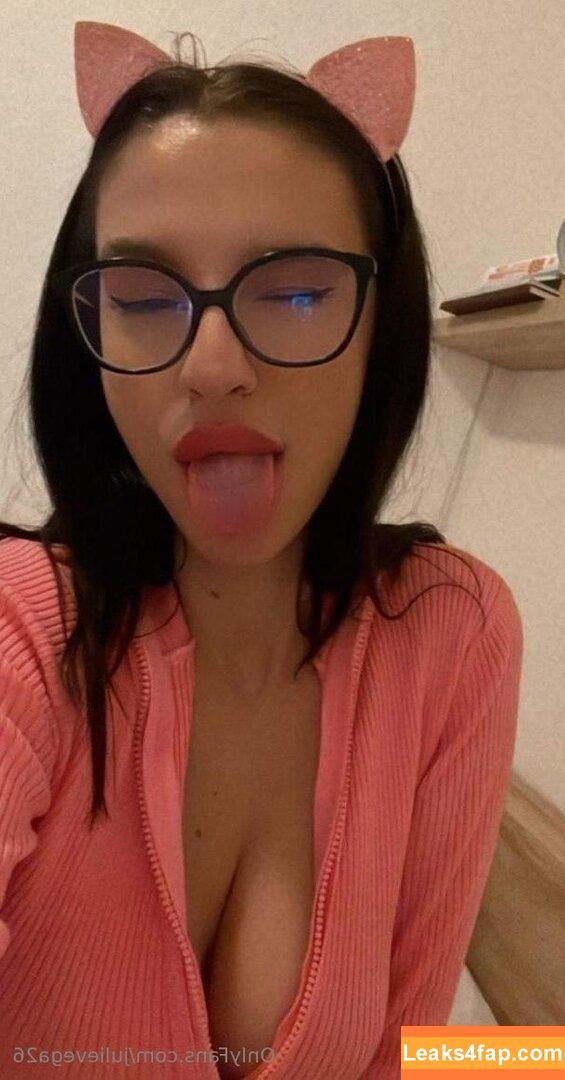 JulieVega26 / julievegaaaaa leaked photo photo #0020