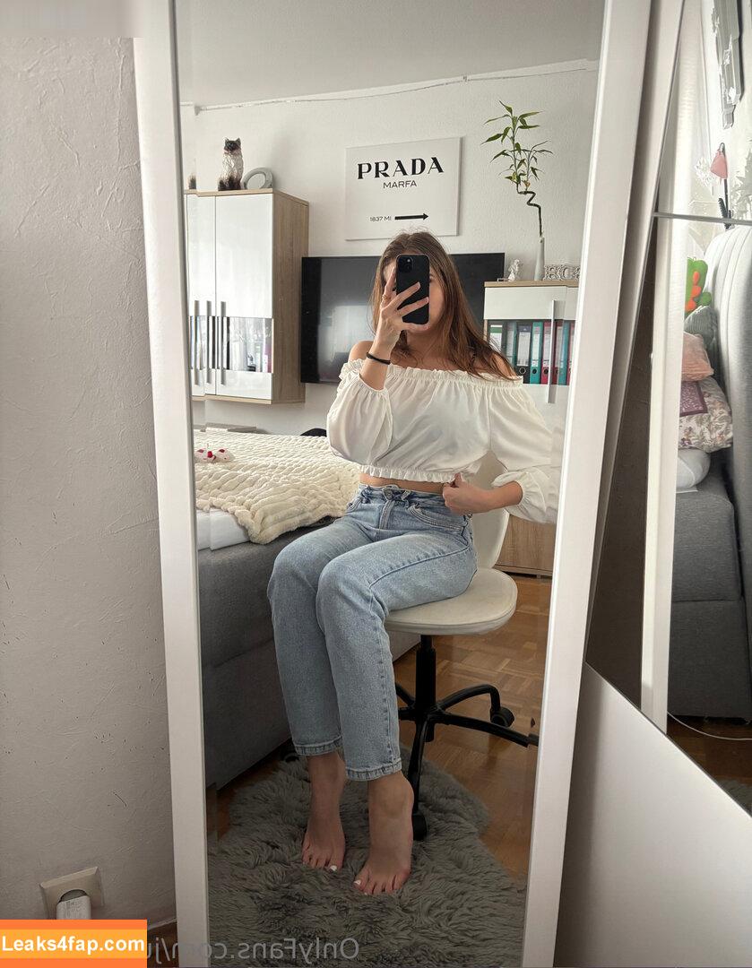 julinaa.may /  leaked photo photo #0033