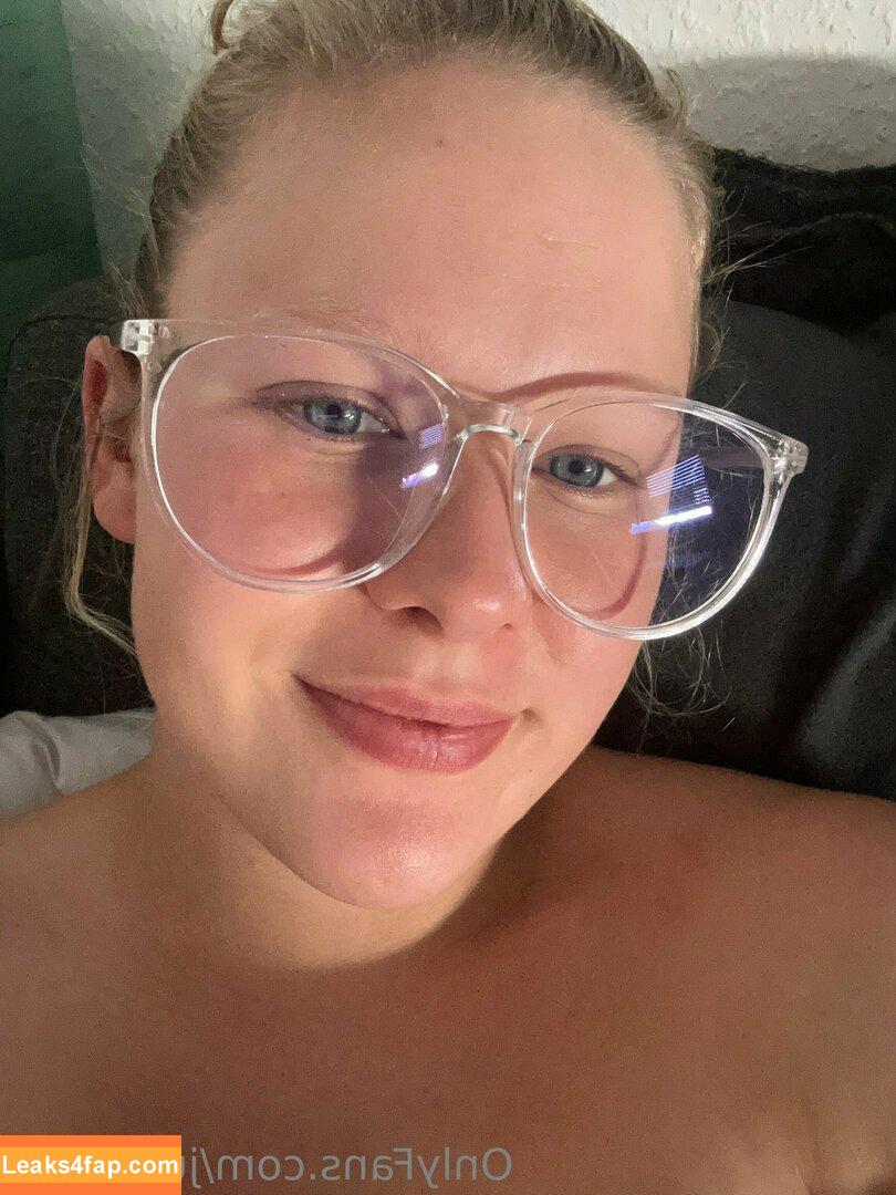 julix.may leaked photo photo #0051