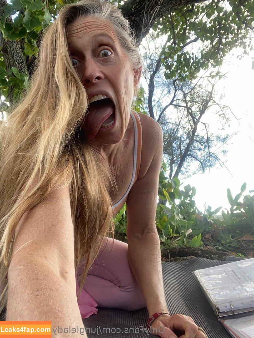 junglelady52exposed / ambitiouslady18 leaked photo photo #0059