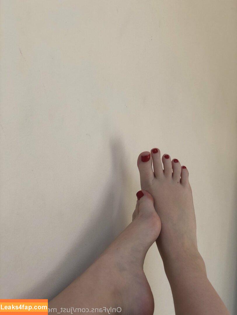 just_me_and_my_feet / ccandherfeet leaked photo photo #0002