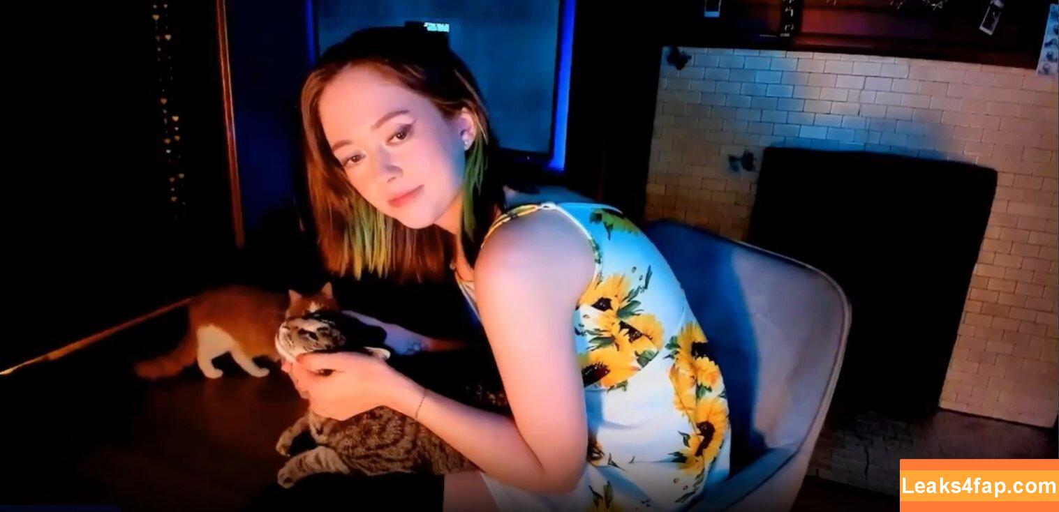 Justbrooklyn / brookbobomb / brooklynxo / https: / okaybeekay leaked photo photo #0075